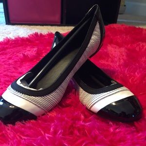 Alfani Black & White flats